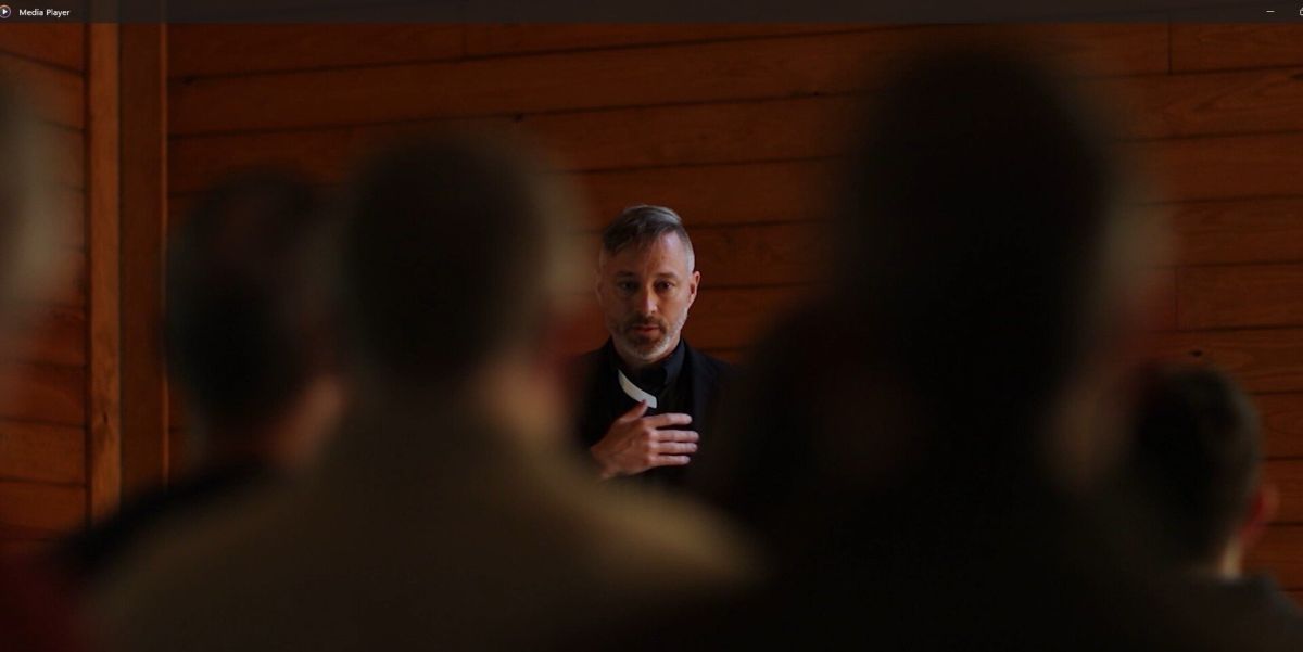 Crítica de "The Kiss of a Vampire": Terror, erotismo y cine clase B