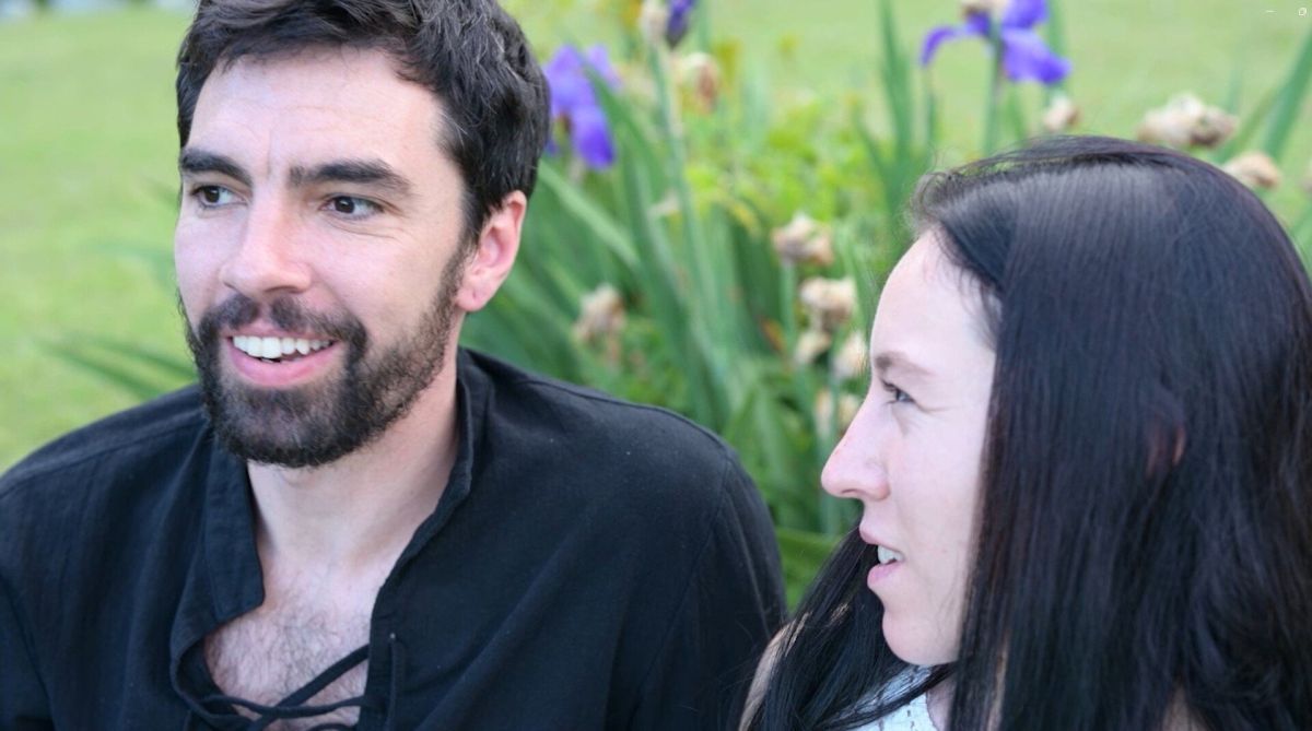 Crítica de "The Kiss of a Vampire": Terror, erotismo y cine clase B