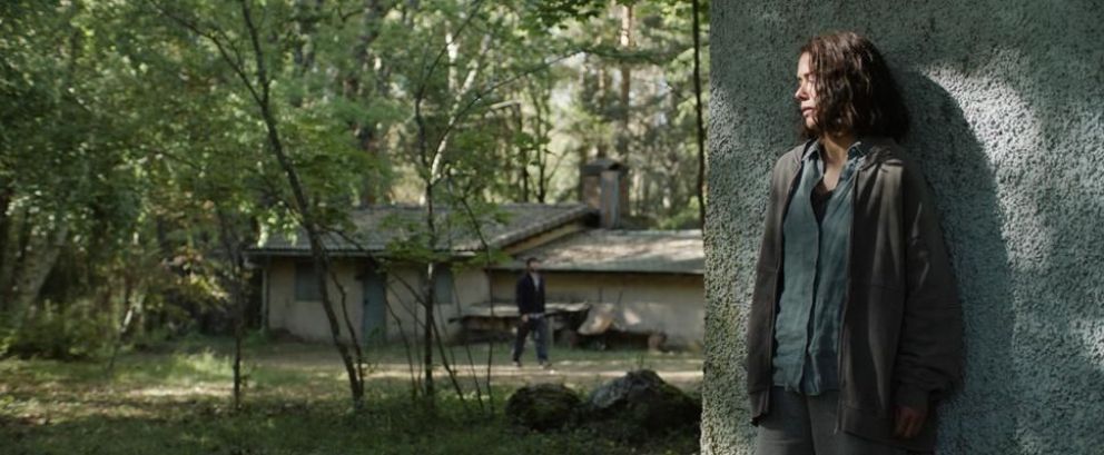 Crítica de “Singular”: duelo, inteligencia artificial y el límite de lo humano