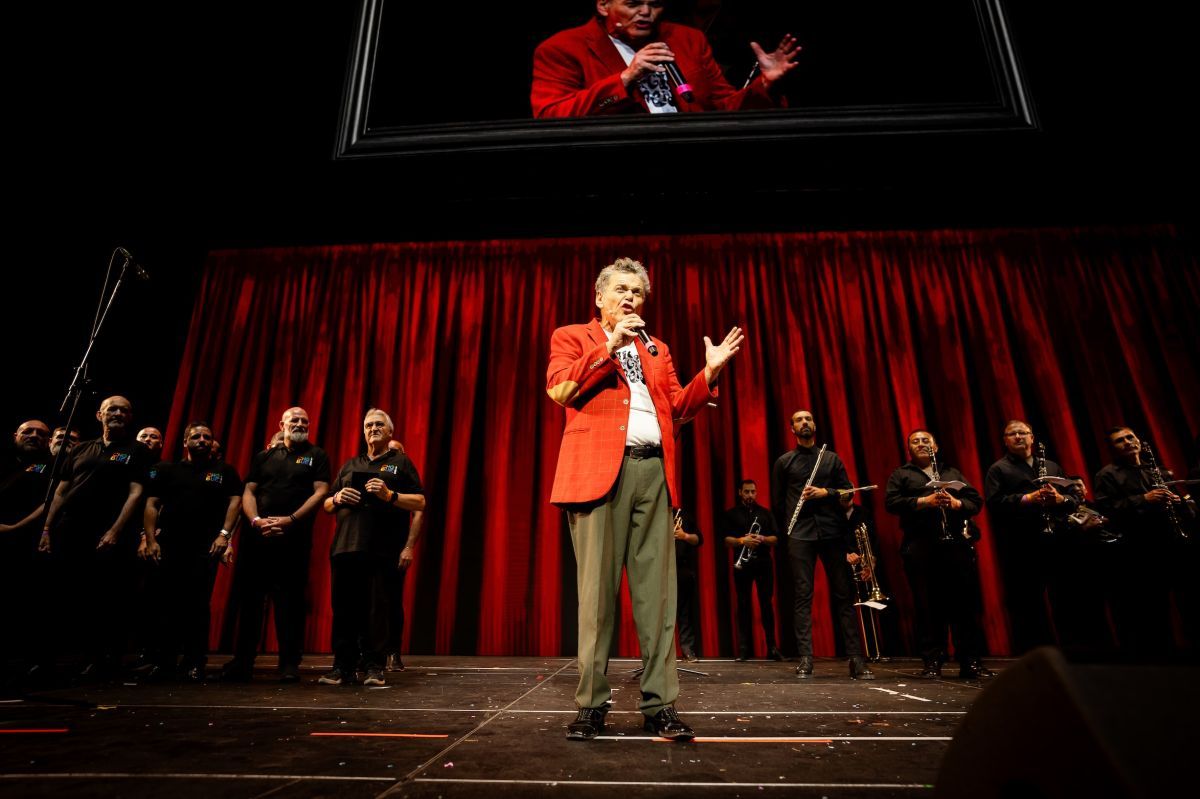 Crítica de "Cha Cha Cha: Especial Navidad": Casero, Alberti y Alacrán le ponen música al absurdo