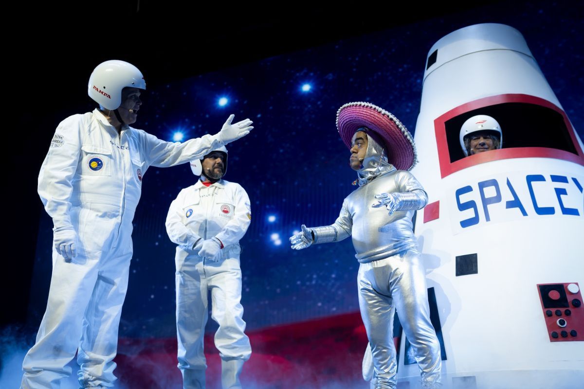 Crítica de "Cha Cha Cha: Especial Navidad": Casero, Alberti y Alacrán le ponen música al absurdo