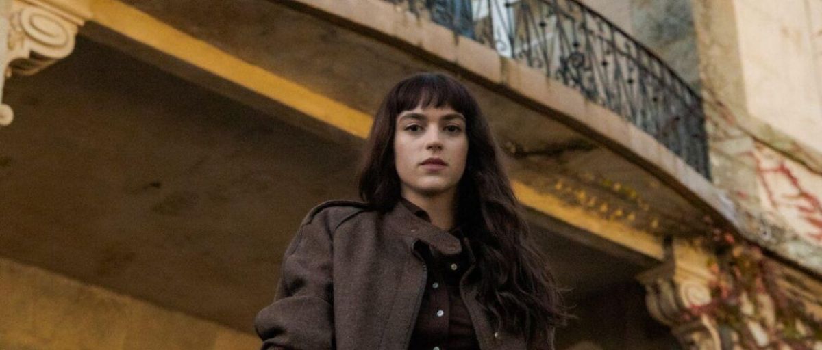 Crítica de "Dimelo bajito": vínculos tóxicos y una historia que se niega a cambiar