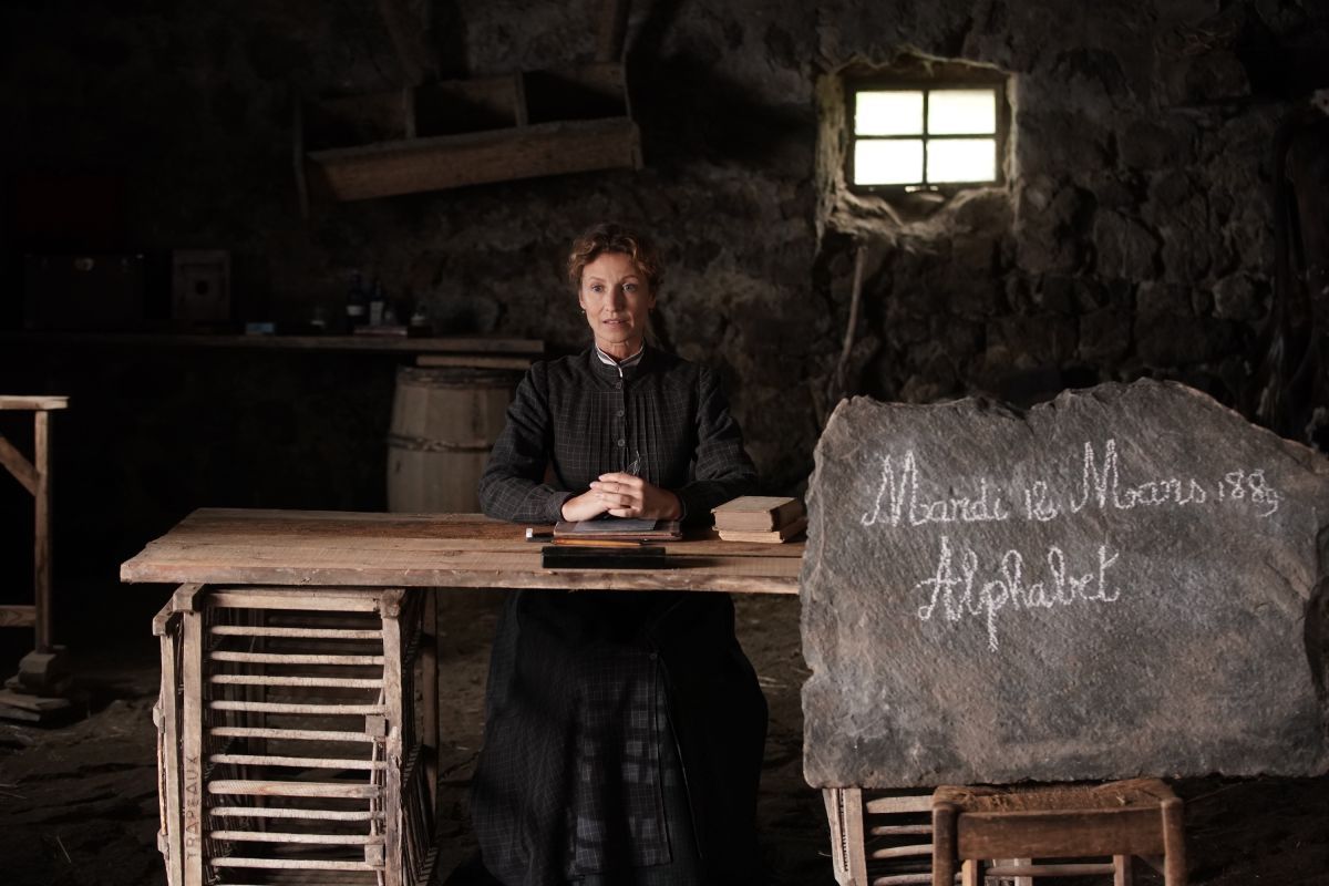 Crítica de "Madame Violet", con el incendiario poder de la educación bajo el brazo