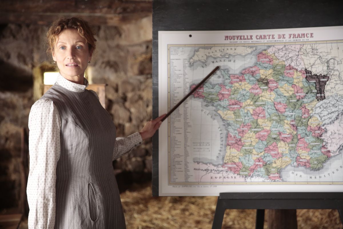 Crítica de "Madame Violet", con el incendiario poder de la educación bajo el brazo