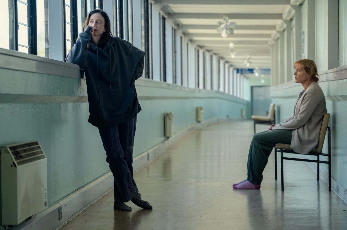 Crítica de “Adiós, June”: Kate Winslet entre el duelo y el relato navideño