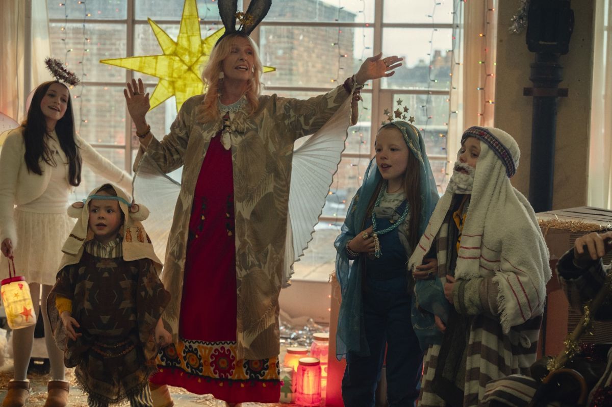 Crítica de “Adiós, June”: Kate Winslet entre el duelo y el relato navideño