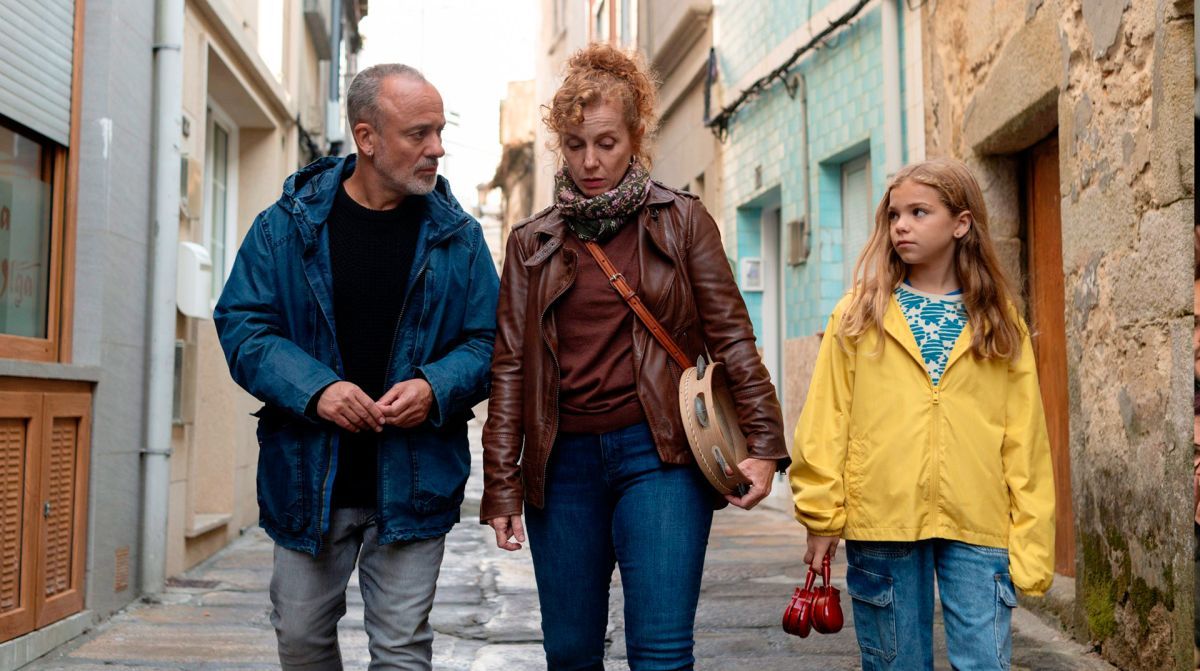 Crítica de "Rondallas": comunidad, música y duelo en la costa gallega