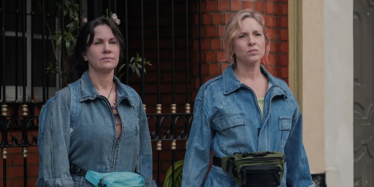 Crítica de "El tiempo de las moscas": Carla Peterson y Nancy Dupláa sostienen una serie en fuga