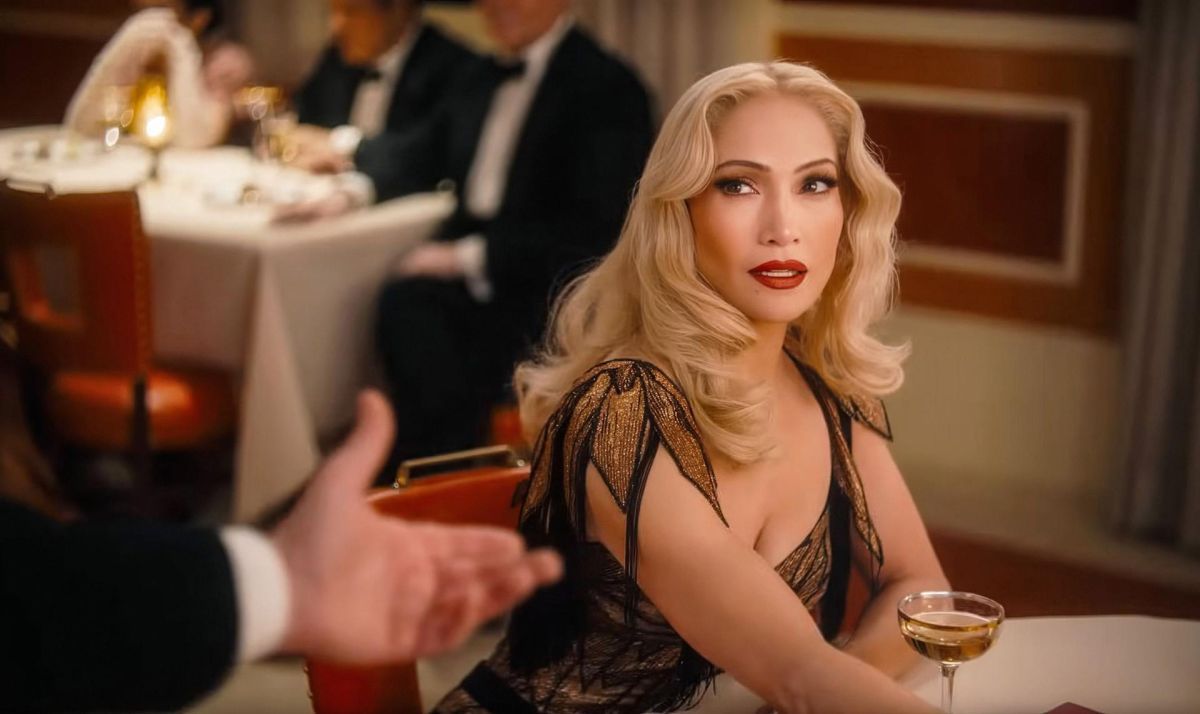 Crítica de "El beso de la mujer araña": Jennifer López y una adaptación que no termina de despegar