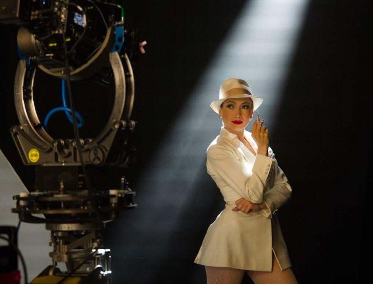 Crítica de "El beso de la mujer araña": Jennifer López y una adaptación que no termina de despegar