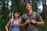 Crítica de "Gente que conocemos en vacaciones": un romance light para consumo algorítmico