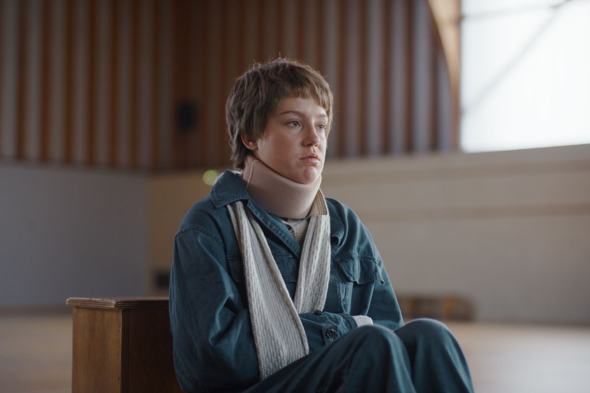 Crítica de “El accidente de piano”: Quentin Dupieux y la naturaleza sombría del influencer