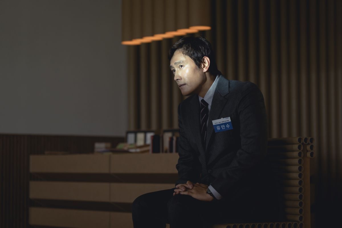 Crítica de “La única opción”: Park Chan-wook y la cacería por una vacante