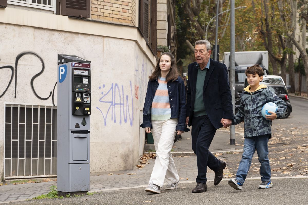 Crítica de “Hagas lo que hagas, está mal”: Gianni Di Gregorio y el "nono" que no sabía decir que no