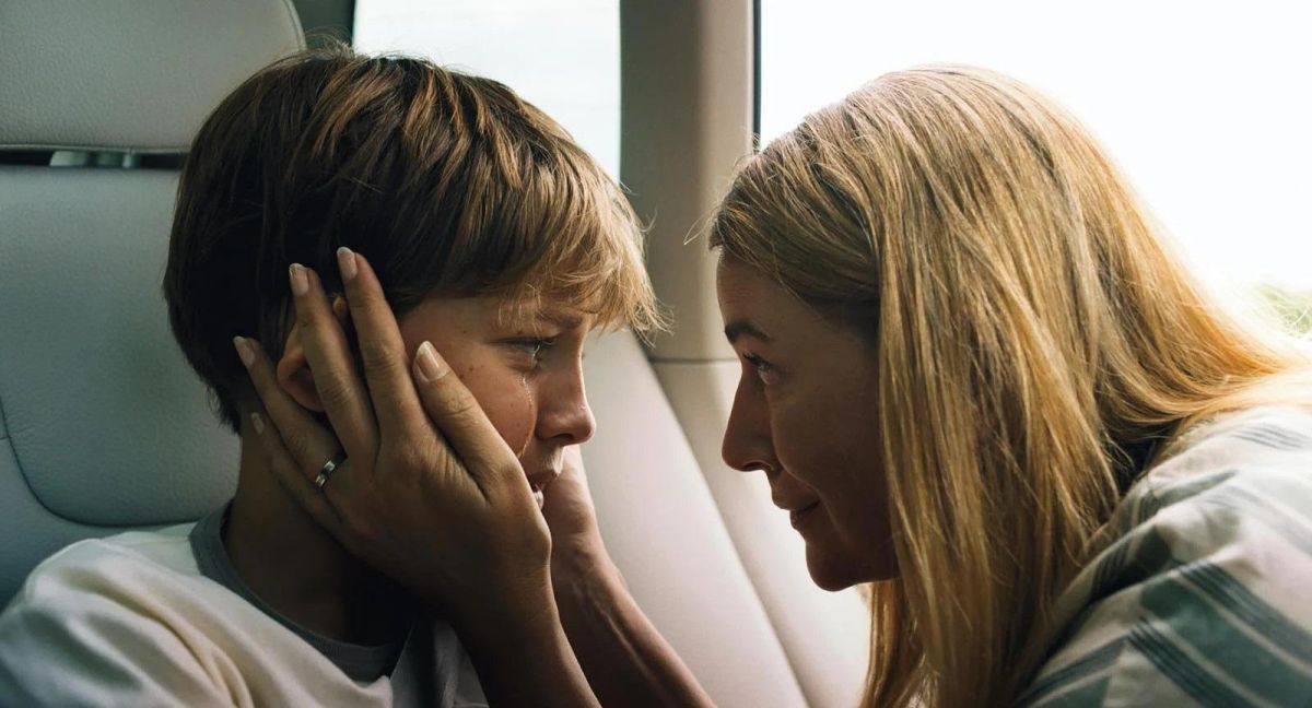 Crítica de "Corazones jóvenes": una historia mínima para un momento decisivo