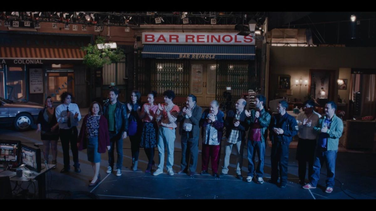 Crítica de "Aída y vuelta": metacine, industria televisiva y el paso del tiempo según Paco León