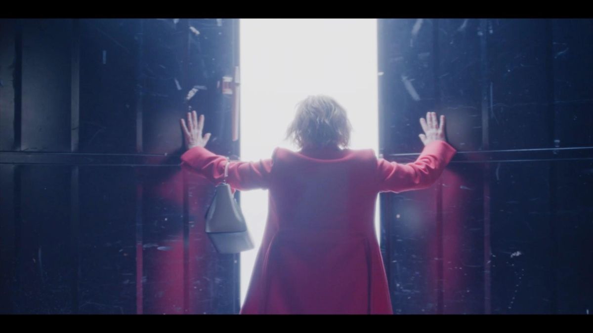 Crítica de "Aída y vuelta": metacine, industria televisiva y el paso del tiempo según Paco León