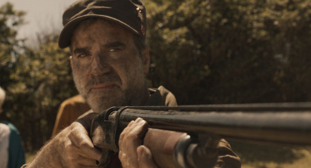 Crítica de “El tema del verano”: zombis uruguayos en la nueva normalidad