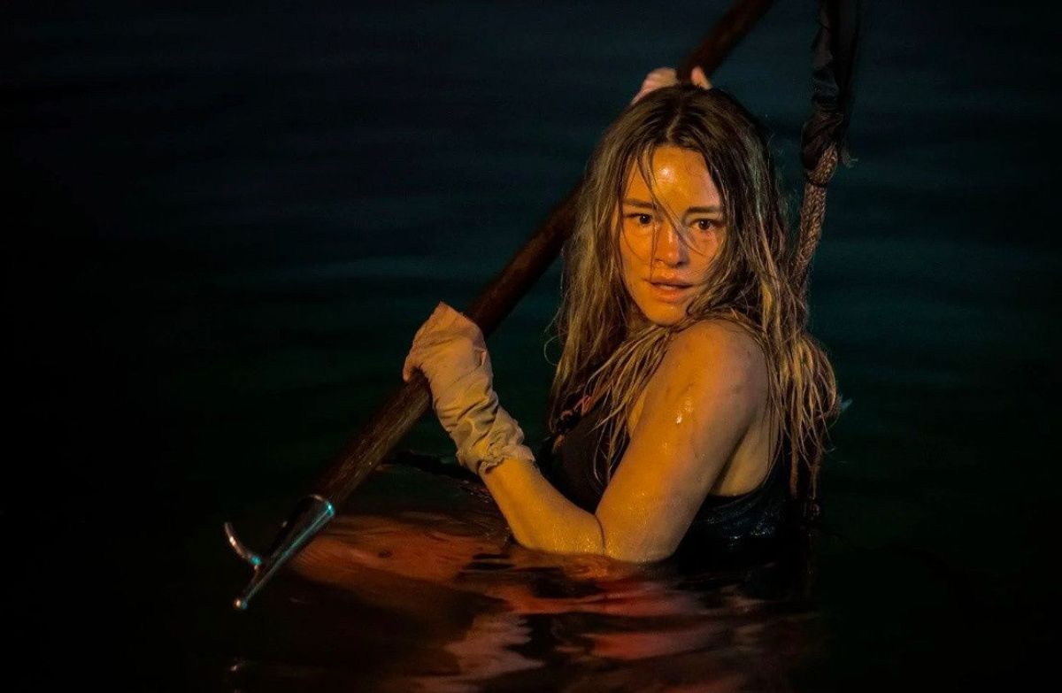 Crítica de “Animales peligrosos”: El psicópata, la surfista y los tiburones