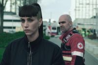 Crítica de "Salvador": acción y ultraderecha sin pausa