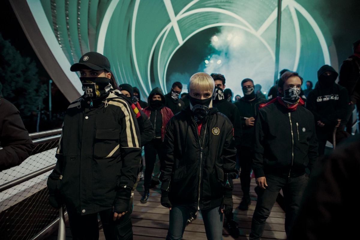 Crítica de "Salvador": acción y ultraderecha sin pausa