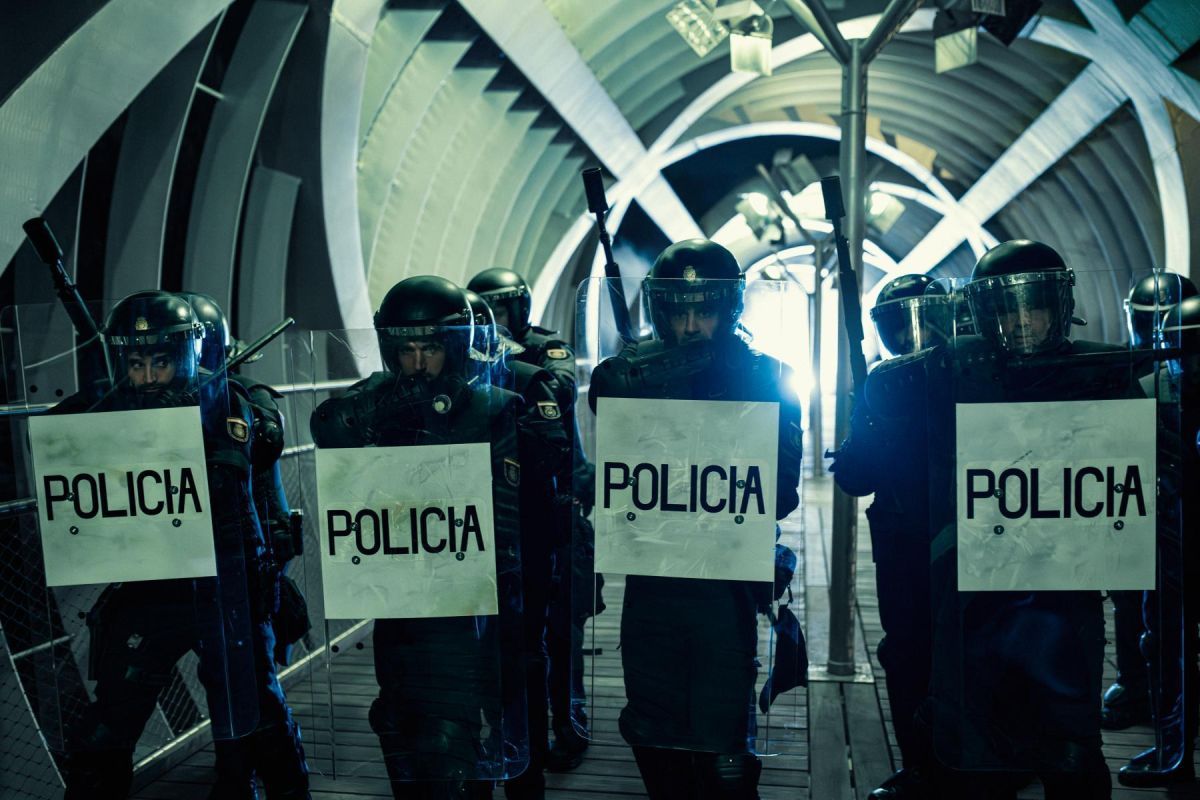 Crítica de "Salvador": acción y ultraderecha sin pausa