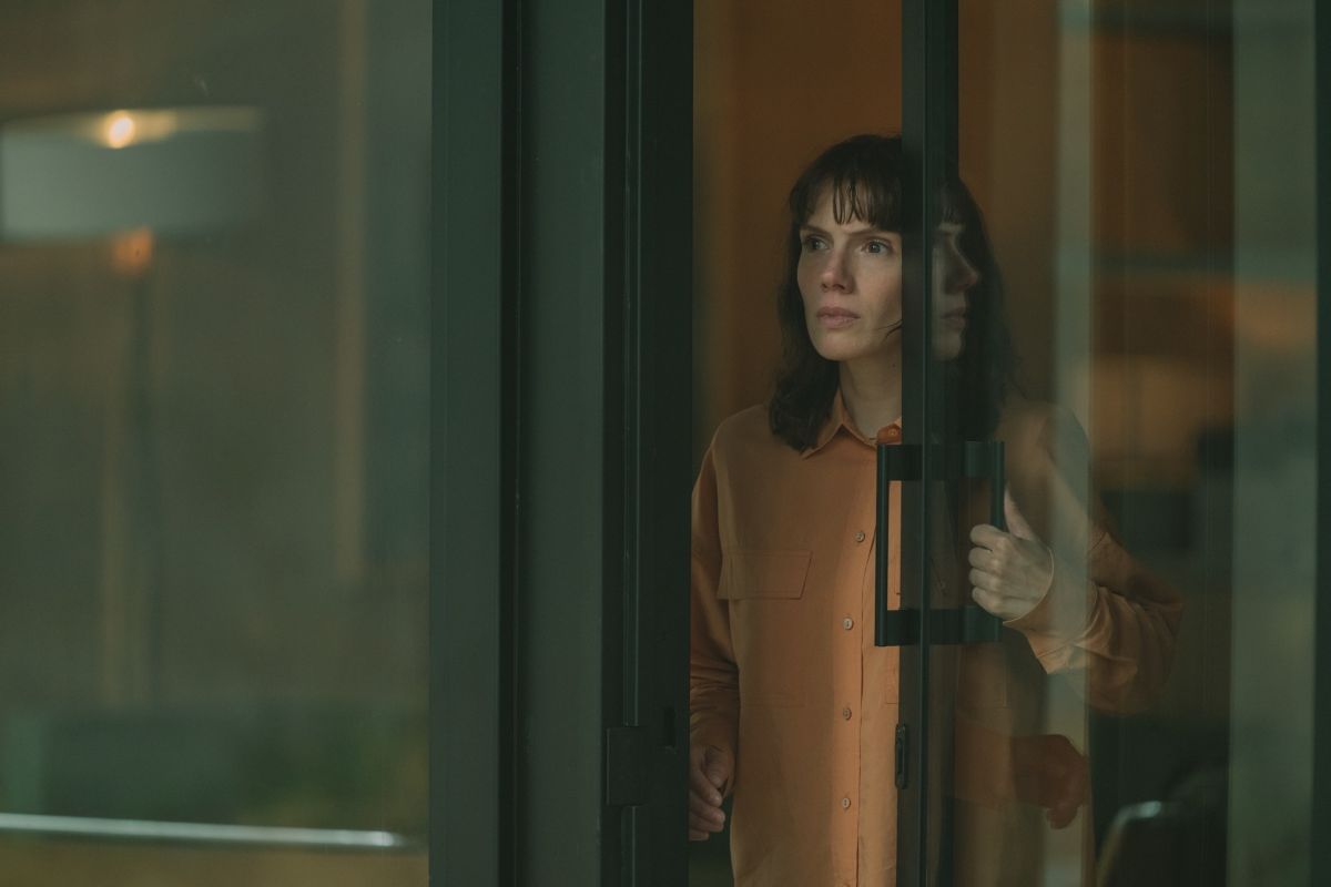 Crítica de “Cortafuego”: Belén Cuesta y Joaquín Furriel en un incendio más estridente que abrasador