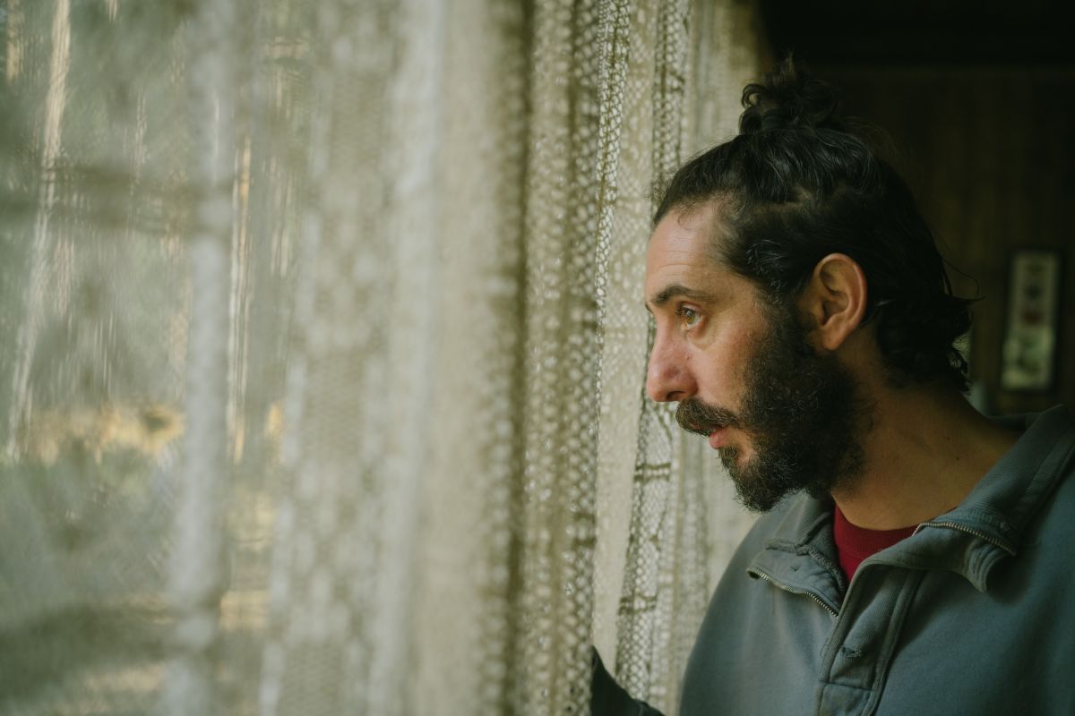 Crítica de “Cortafuego”: Belén Cuesta y Joaquín Furriel en un incendio más estridente que abrasador