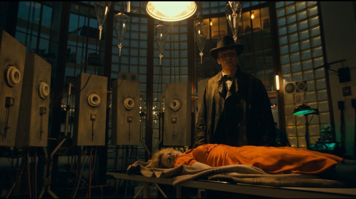 Crítica de “¡La Novia!”: Maggie Gyllenhaal y una revolución feminista que se sale de control