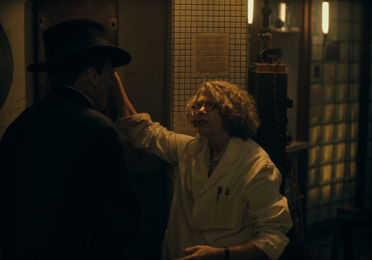 Crítica de “¡La Novia!”: Maggie Gyllenhaal y una revolución feminista que se sale de control