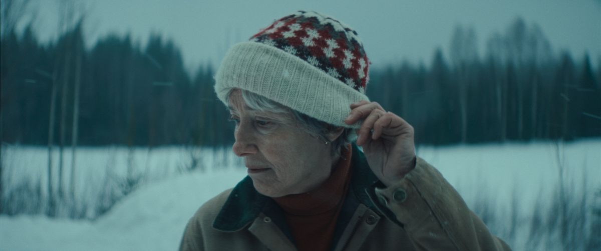 Crítica de "Muerte en invierno": Emma Thompson entre el duelo y la supervivencia