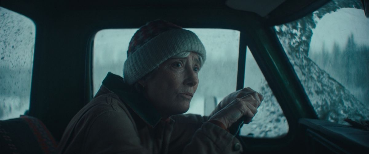 Crítica de "Muerte en invierno": Emma Thompson entre el duelo y la supervivencia