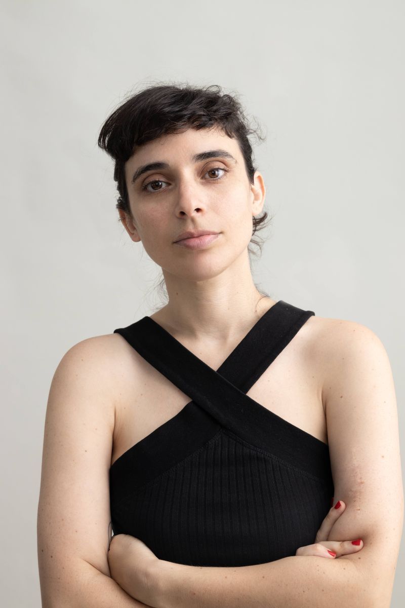 Crítica de "Un futuro brillante": una distopía íntima sobre juventud y control