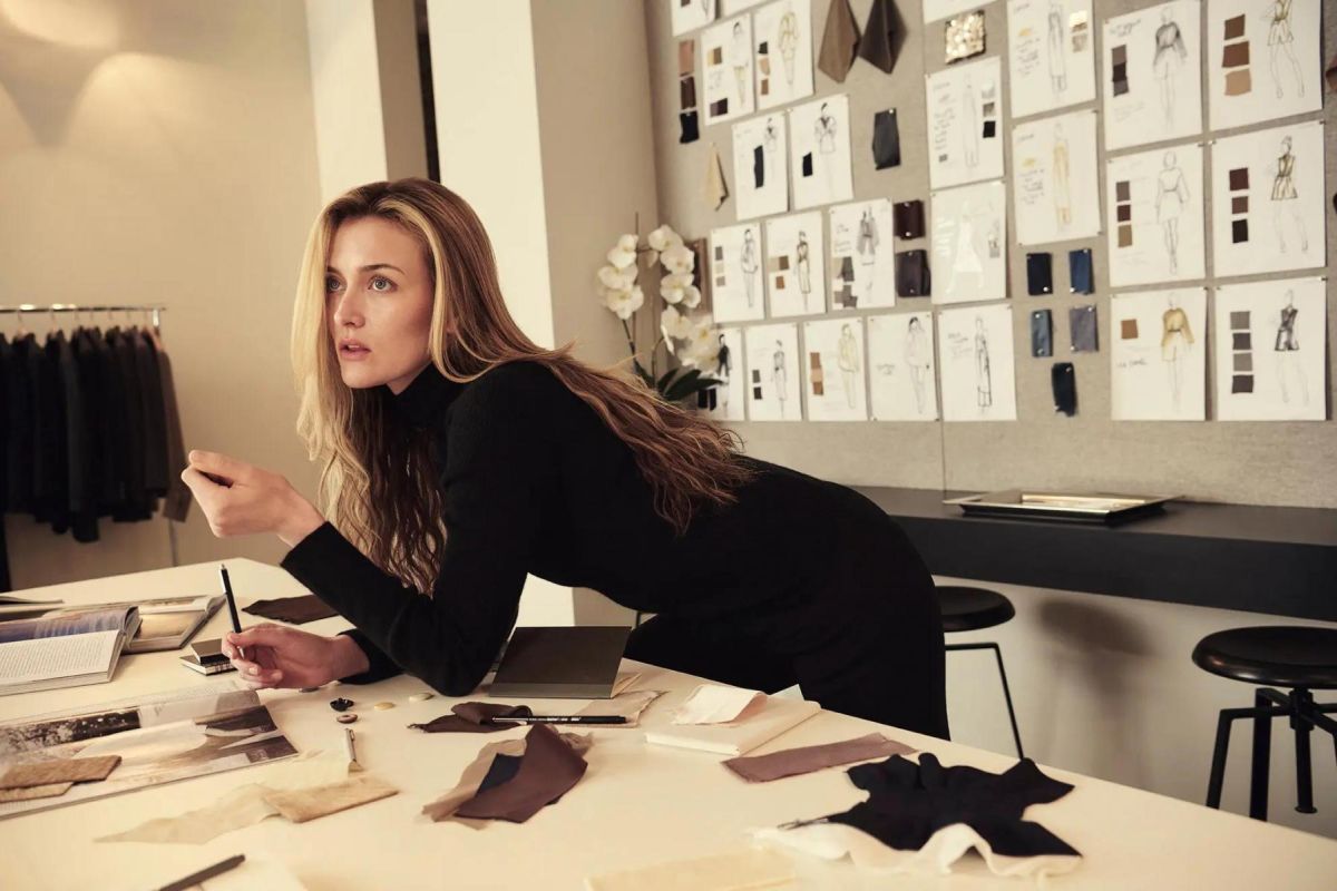 Crítica de "Love Story: John F. Kennedy Jr. y Carolyn Bessette": una serie que revisita el romance más mediático de los 90