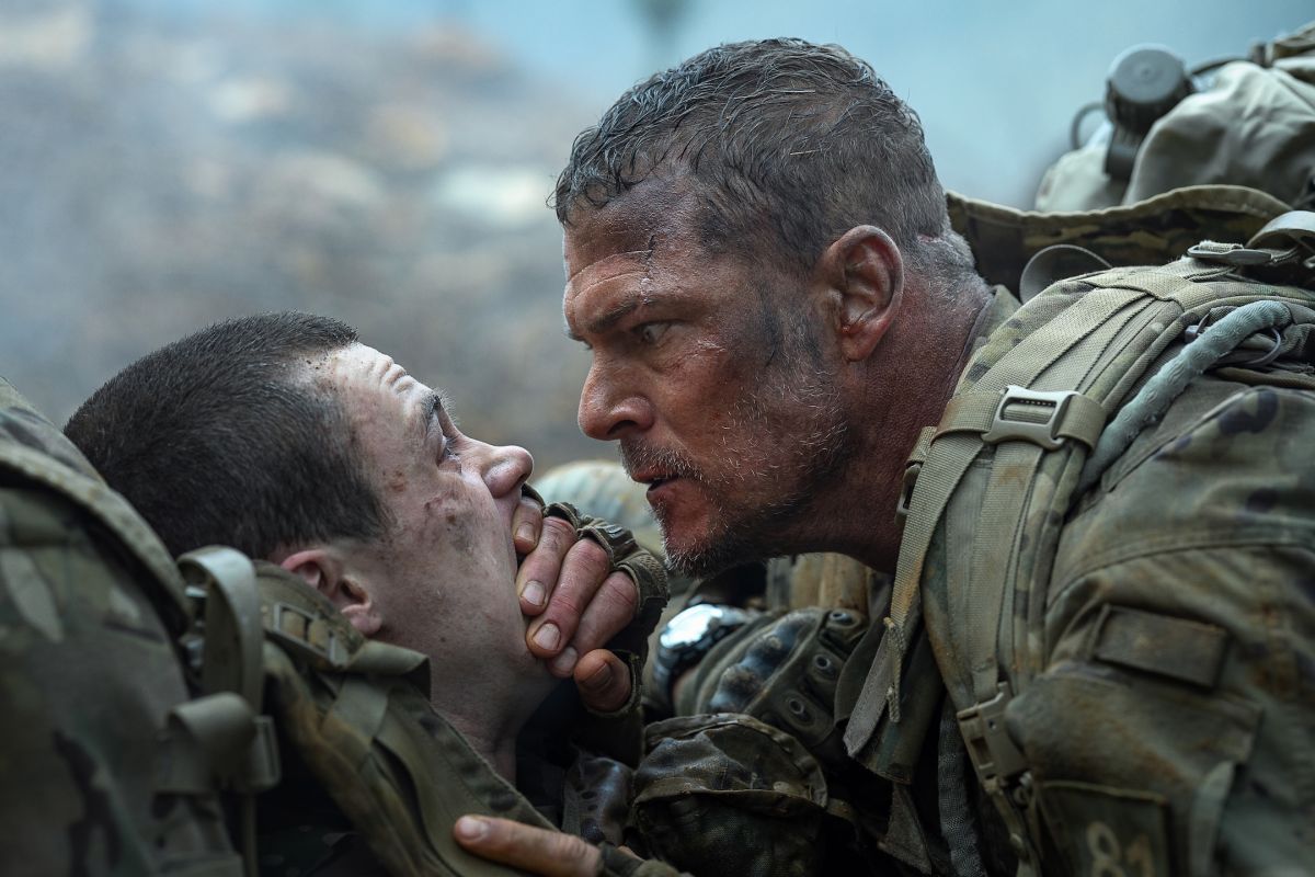 Crítica de “Máquina de guerra”: Alan Ritchson es el nuevo “Depredador”