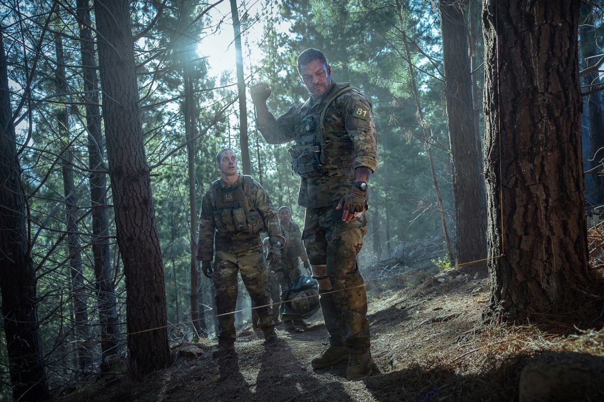 Crítica de “Máquina de guerra”: Alan Ritchson es el nuevo “Depredador”