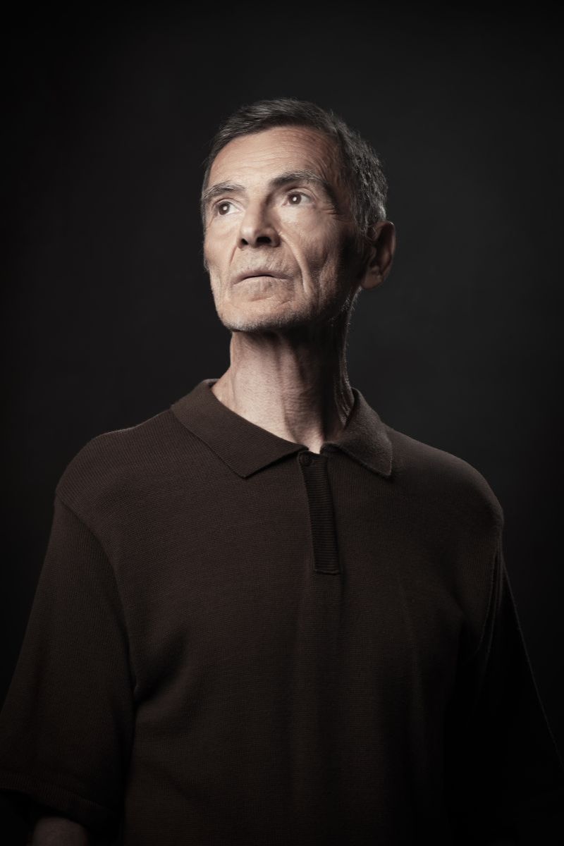 Entre el amor y la madurez, Gustavo Garzón estrena: “Un hombre solo es demasiado para un hombre solo”