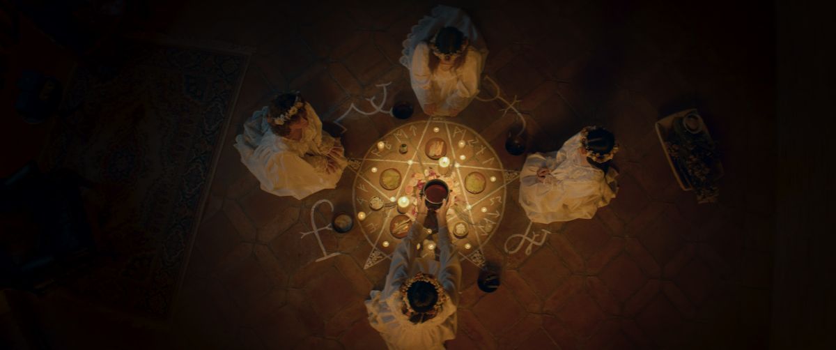 Crítica de “El ritual de Lily”: Maggie García y un fin de semana satánico