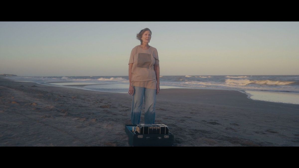 Flor Berthold y Carla Scatarelli plantean una charla póstuma imaginaria entre Diana y Astor Piazzolla a través del corto “Mientras tanto”