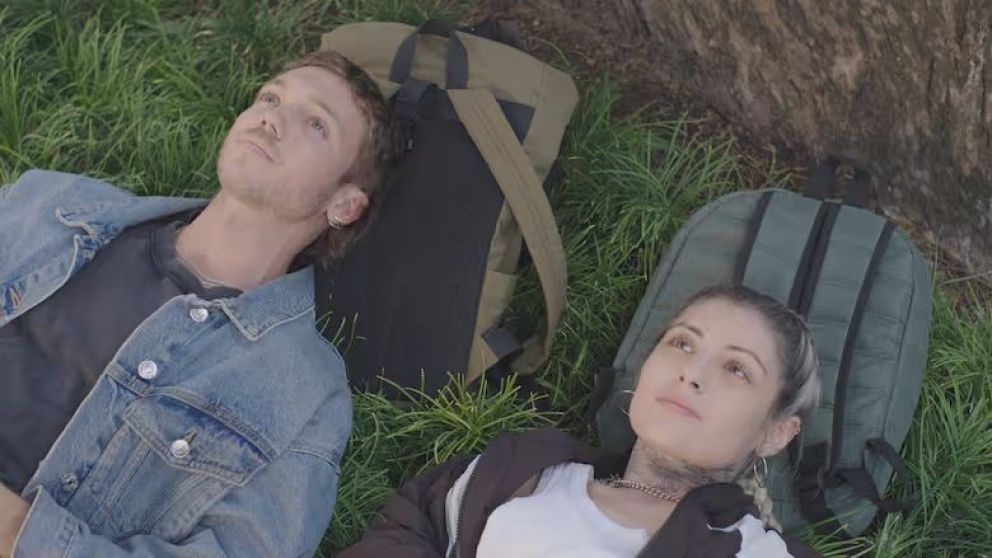 Crítica de "Amor animal": una serie juvenil que corre sin saber hacia dónde