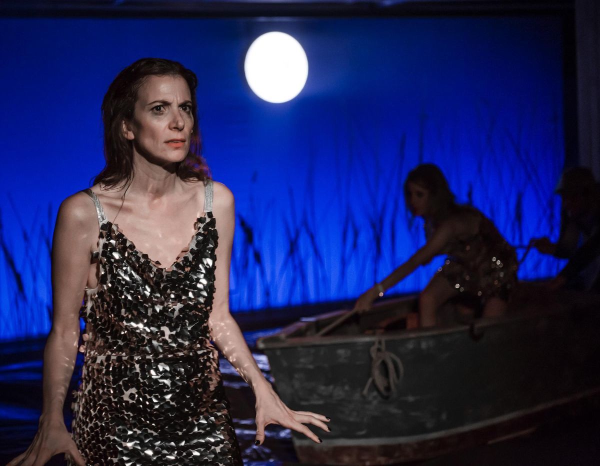 Critica de "Lo que el río hace": María y Paula Marull en una puesta sobre el regreso y la identidad