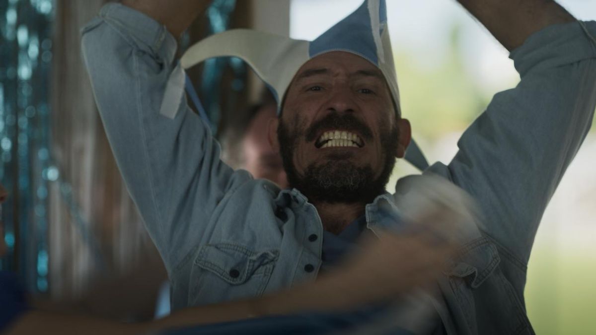 Crítica de "La casaca de Dios": Natalia Oreiro y Jorge Marrale en un dramedy sobre la camiseta de Maradona