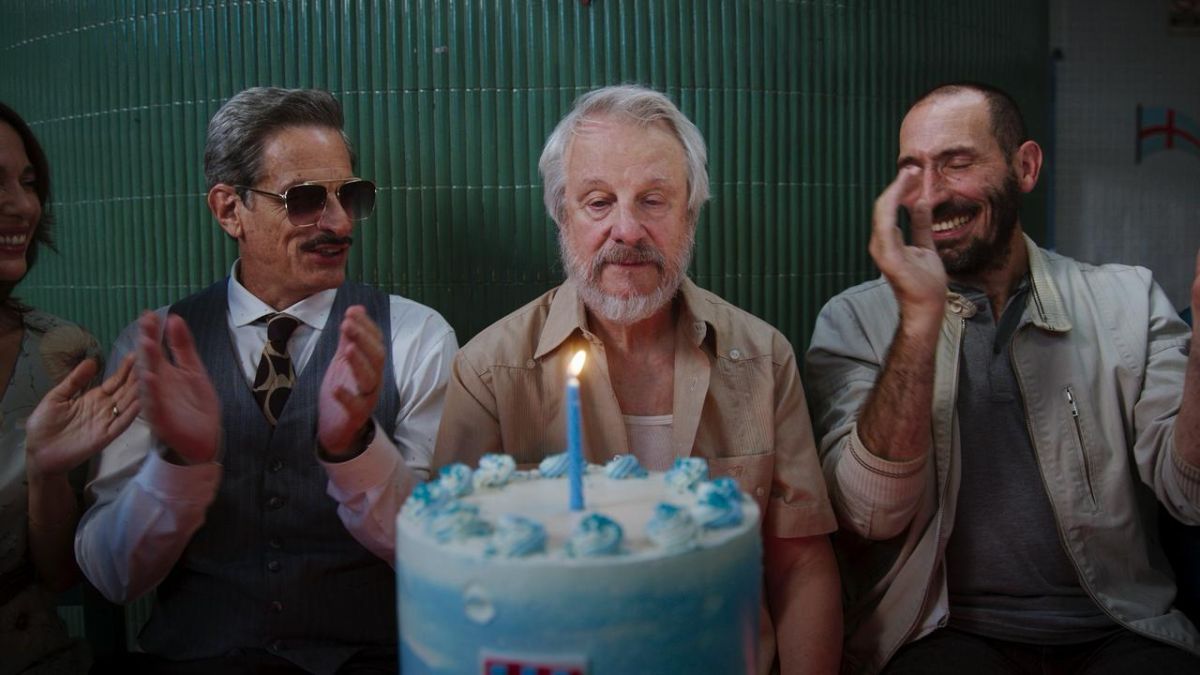 Crítica de "La casaca de Dios": Natalia Oreiro y Jorge Marrale en un dramedy sobre la camiseta de Maradona