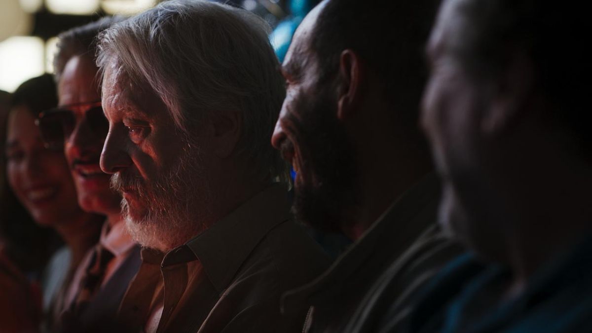 Crítica de "La casaca de Dios": Natalia Oreiro y Jorge Marrale en un dramedy sobre la camiseta de Maradona