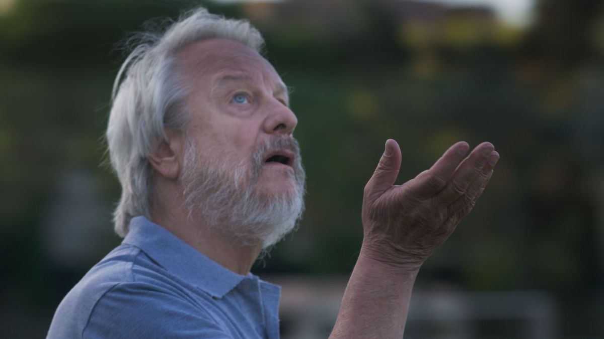 Crítica de "La casaca de Dios": Natalia Oreiro y Jorge Marrale en un dramedy sobre la camiseta de Maradona