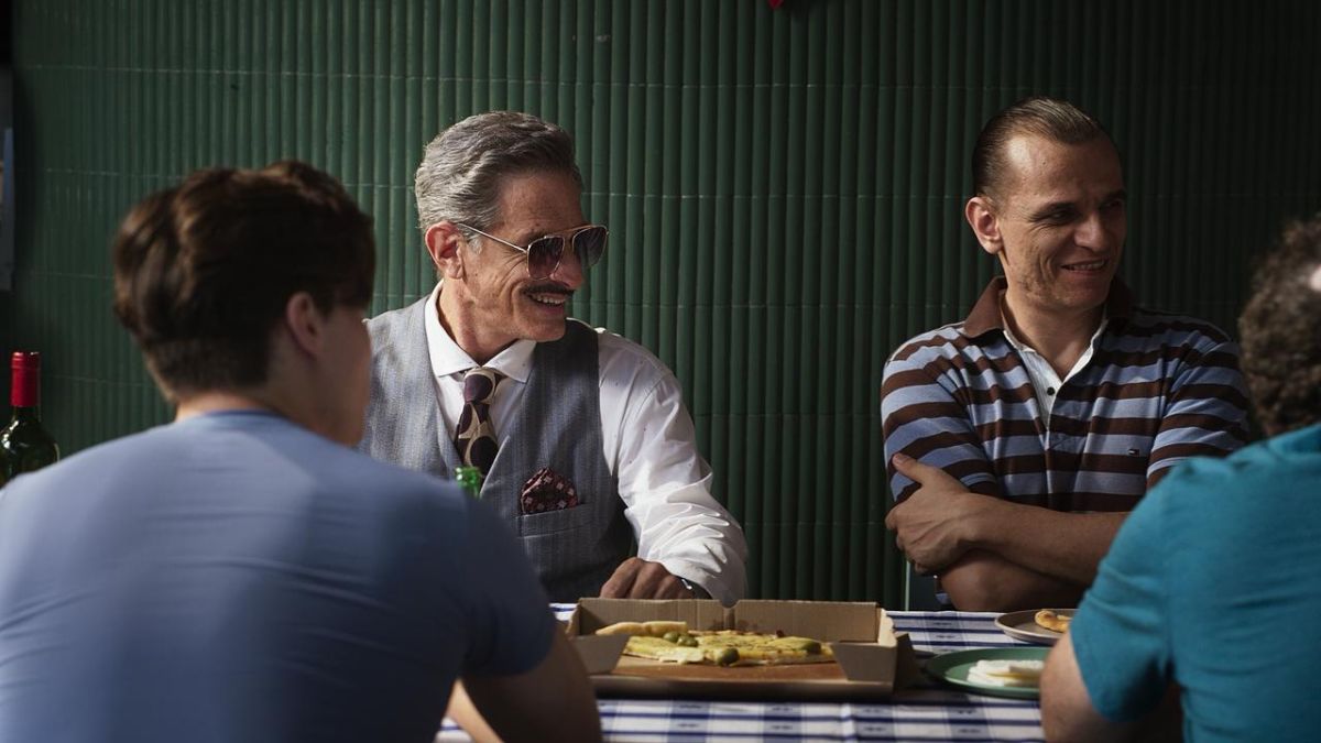 Crítica de "La casaca de Dios": Natalia Oreiro y Jorge Marrale en un dramedy sobre la camiseta de Maradona