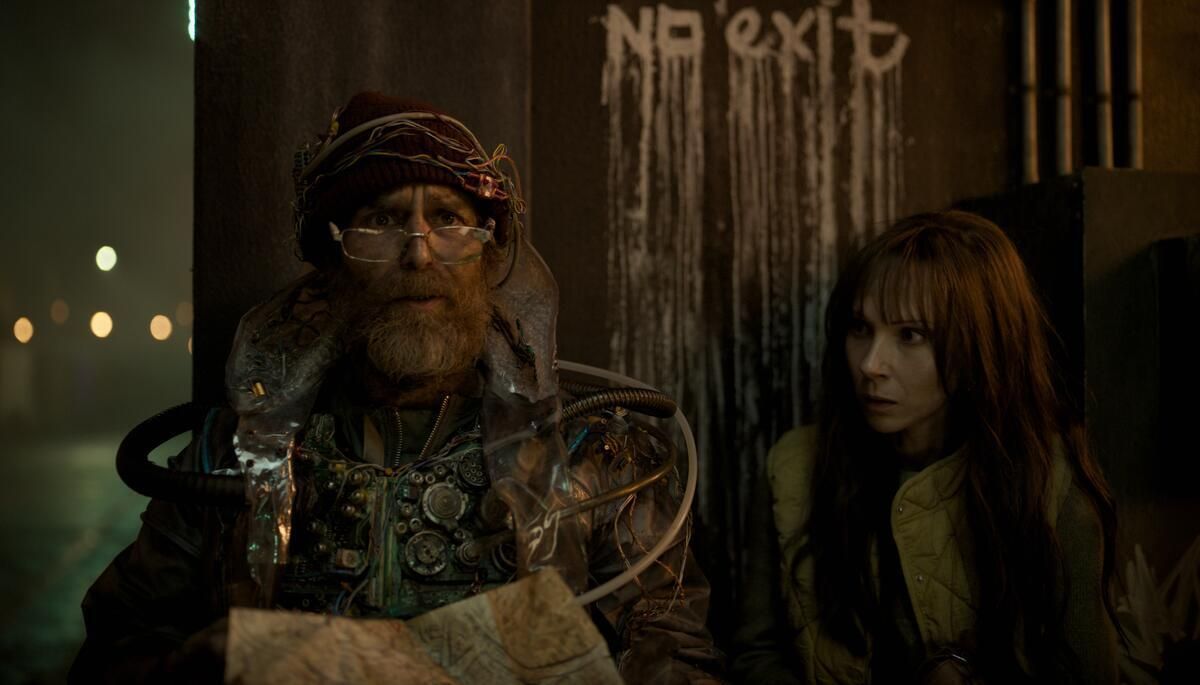 Crítica de “Buenas noches, diviértete, no mueras”: Sam Rockwell y el apocalipsis tecnológico