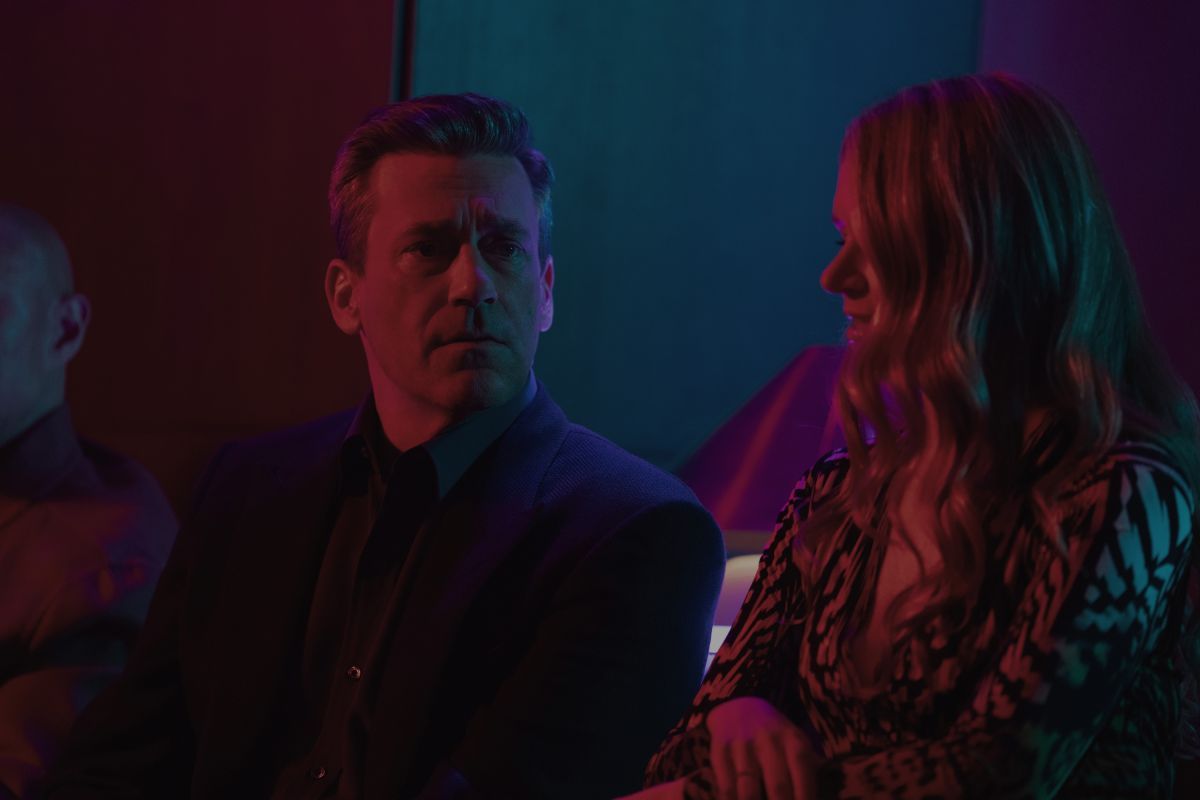 Crítica de “Amigos y vecinos - Temporada 2”: Hermosos y Malditos