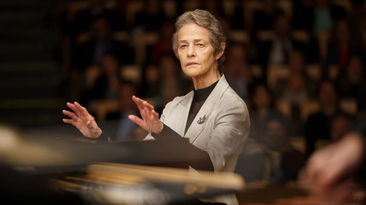 Crítica de "Dos pianos": Charlotte Rampling en un desbordado drama romántico musical