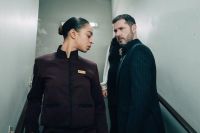 Crítica de "Privilegios": el poder no abre puertas, decide quién entra al hotel Citadel